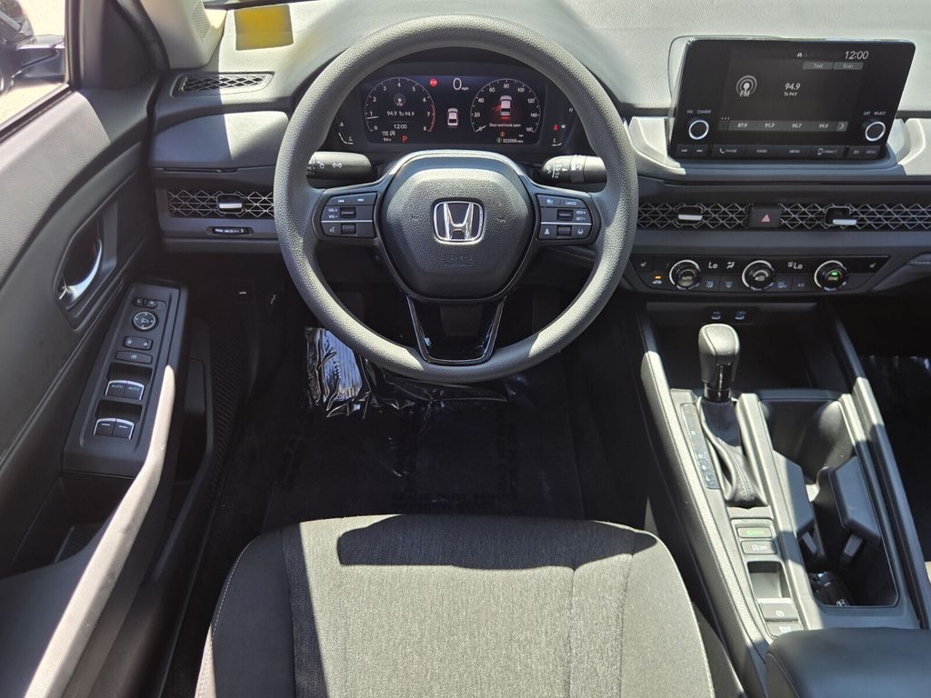 2025 Honda Accord SE - Photo 12
