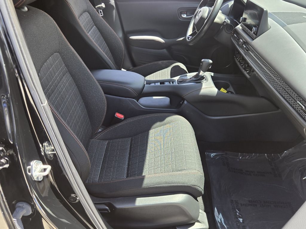 2025 Honda HR-V Sport - Photo 17