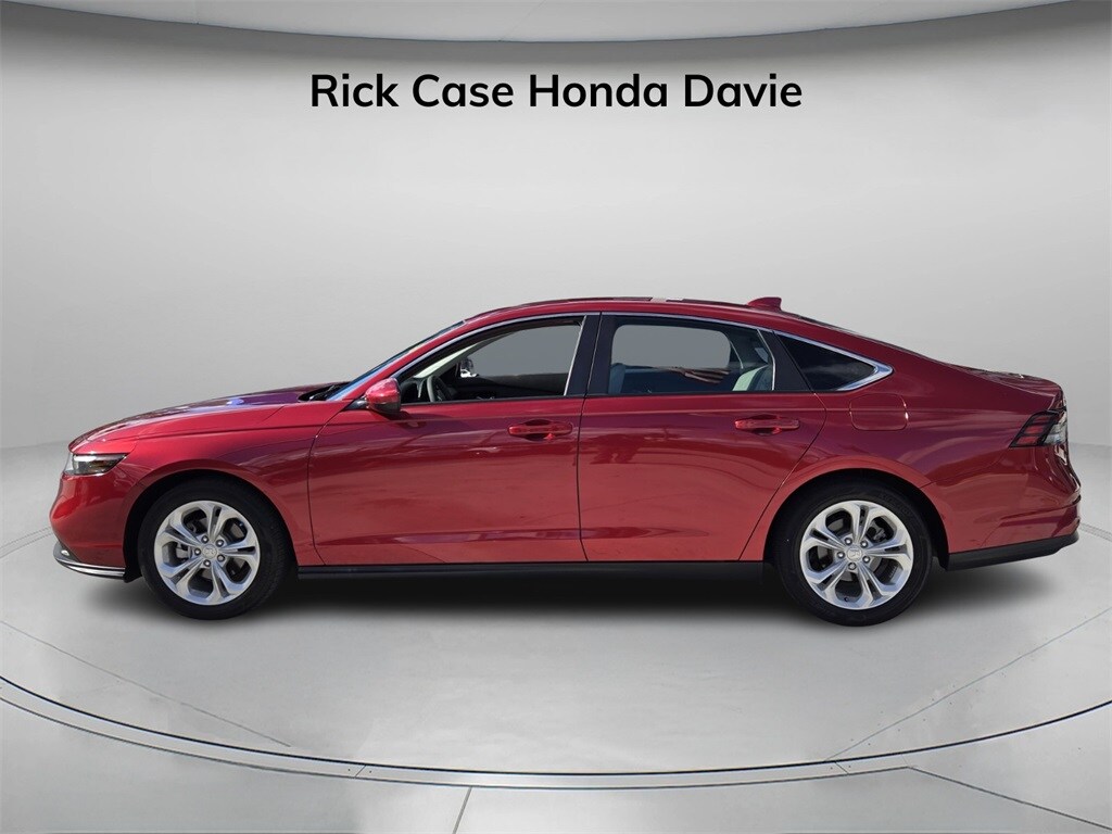 2023 Honda Accord LX photo 3