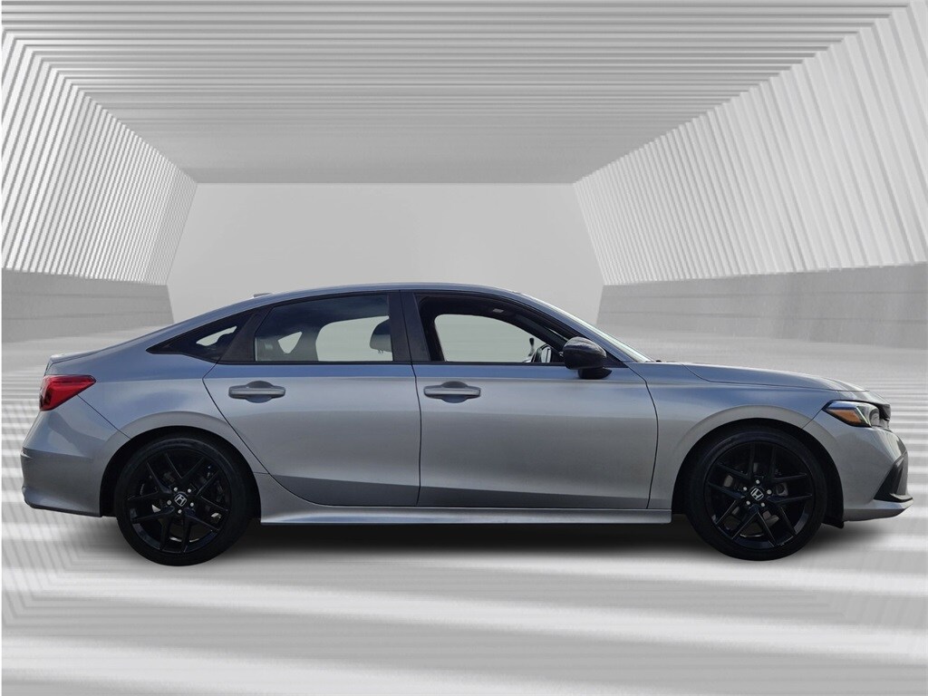 2022 Honda Civic Sport photo 2