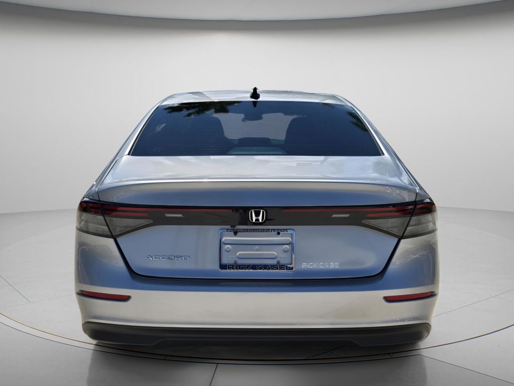 2025 Honda Accord SE - Photo 6