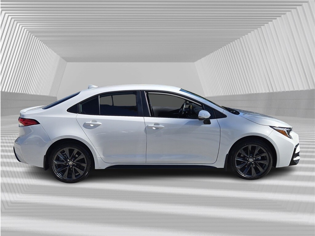 2024 Toyota Corolla SE photo 2
