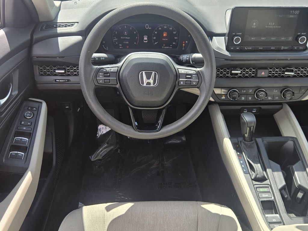 2025 Honda Accord SE - Photo 12