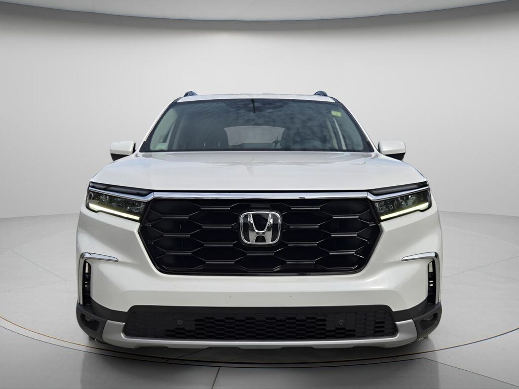 Certified 2025 Honda Pilot Touring SUV