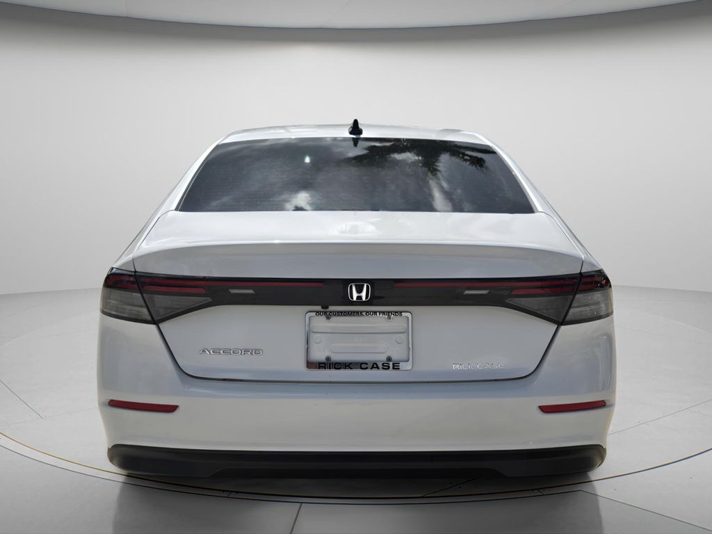 2025 Honda Accord SE - Photo 6