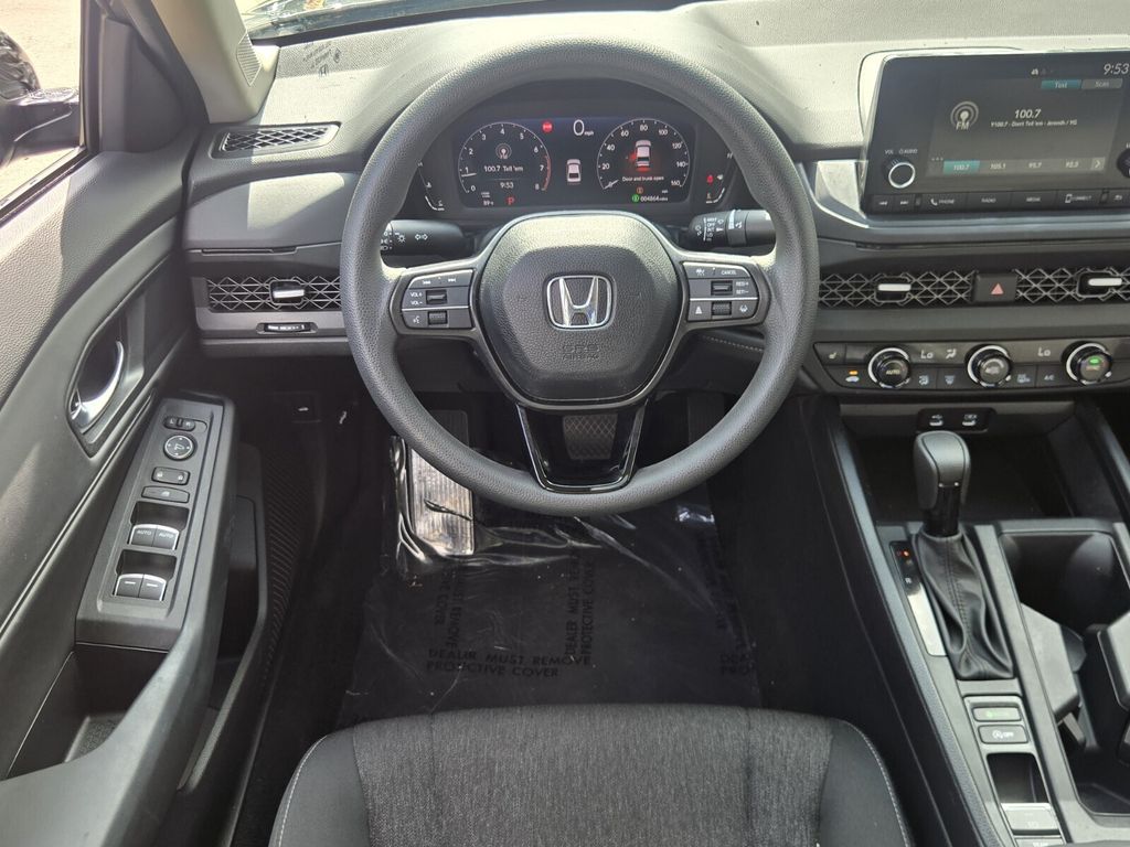 2025 Honda Accord SE - Photo 10