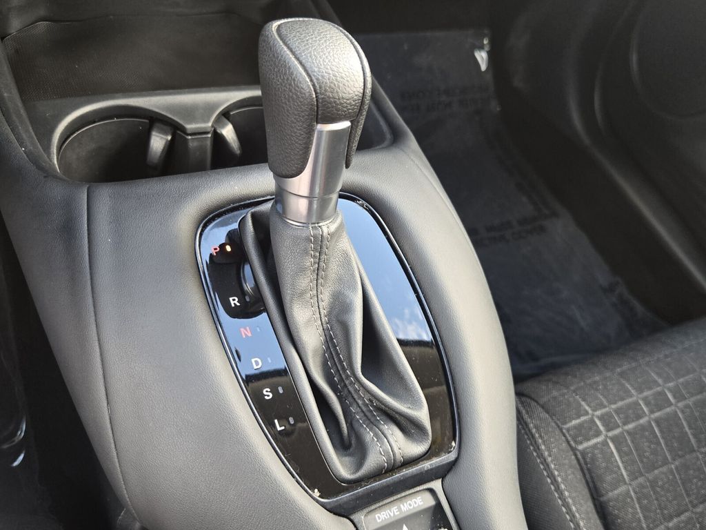 2025 Honda HR-V LX - Photo 18