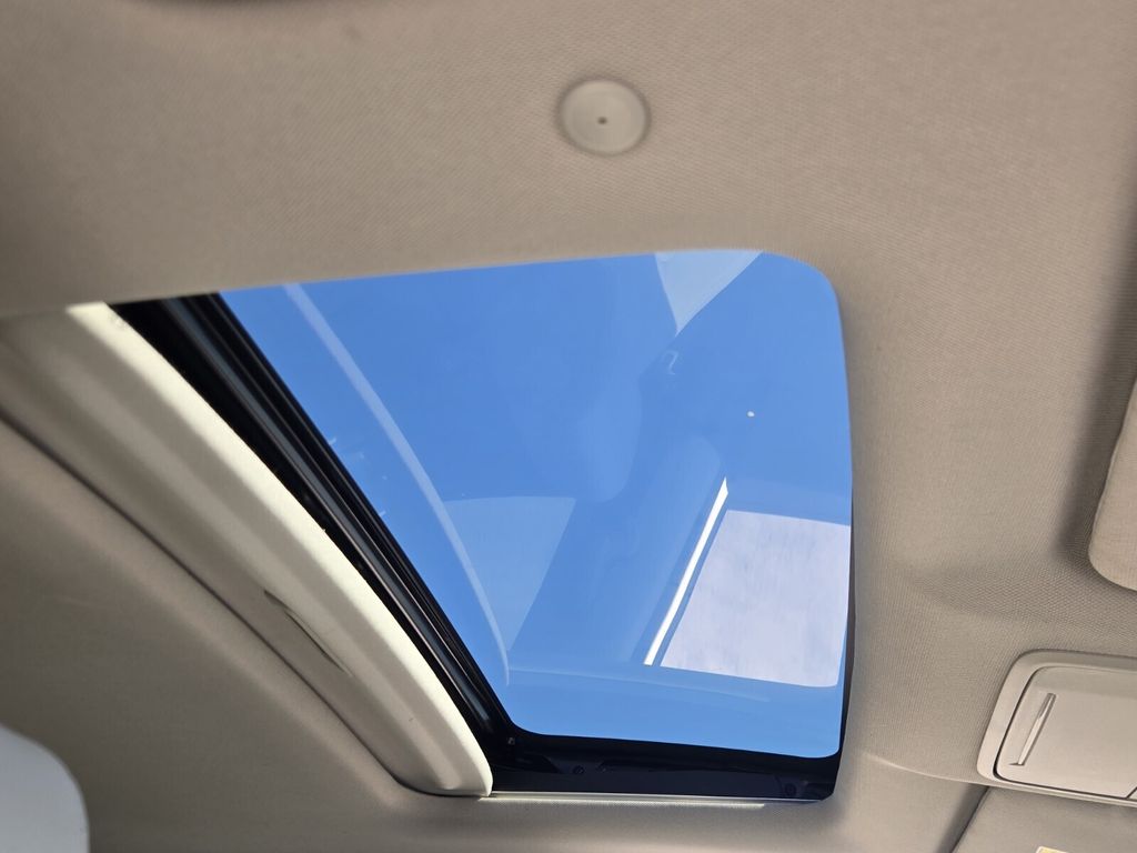2025 Honda CR-V EX-L - Photo 18