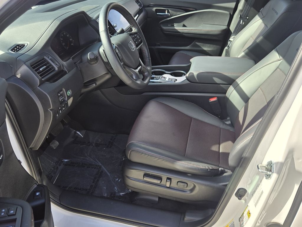 2025 Honda Ridgeline Black Edition - Photo 10