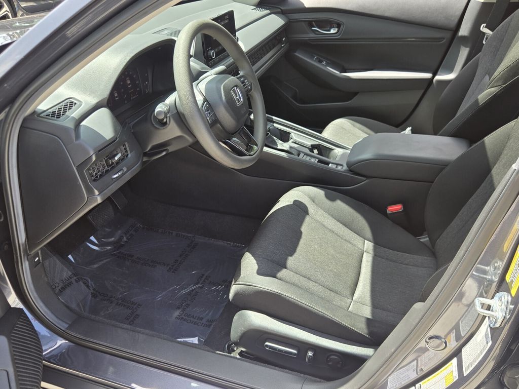 2025 Honda Accord SE - Photo 10