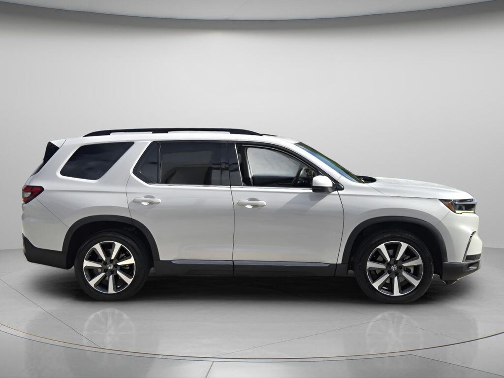 Certified 2025 Honda Pilot Touring SUV