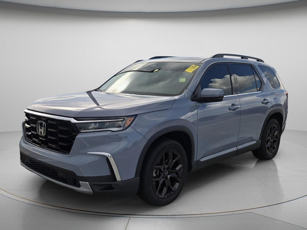 Used 2025 Honda Pilot Touring SUV