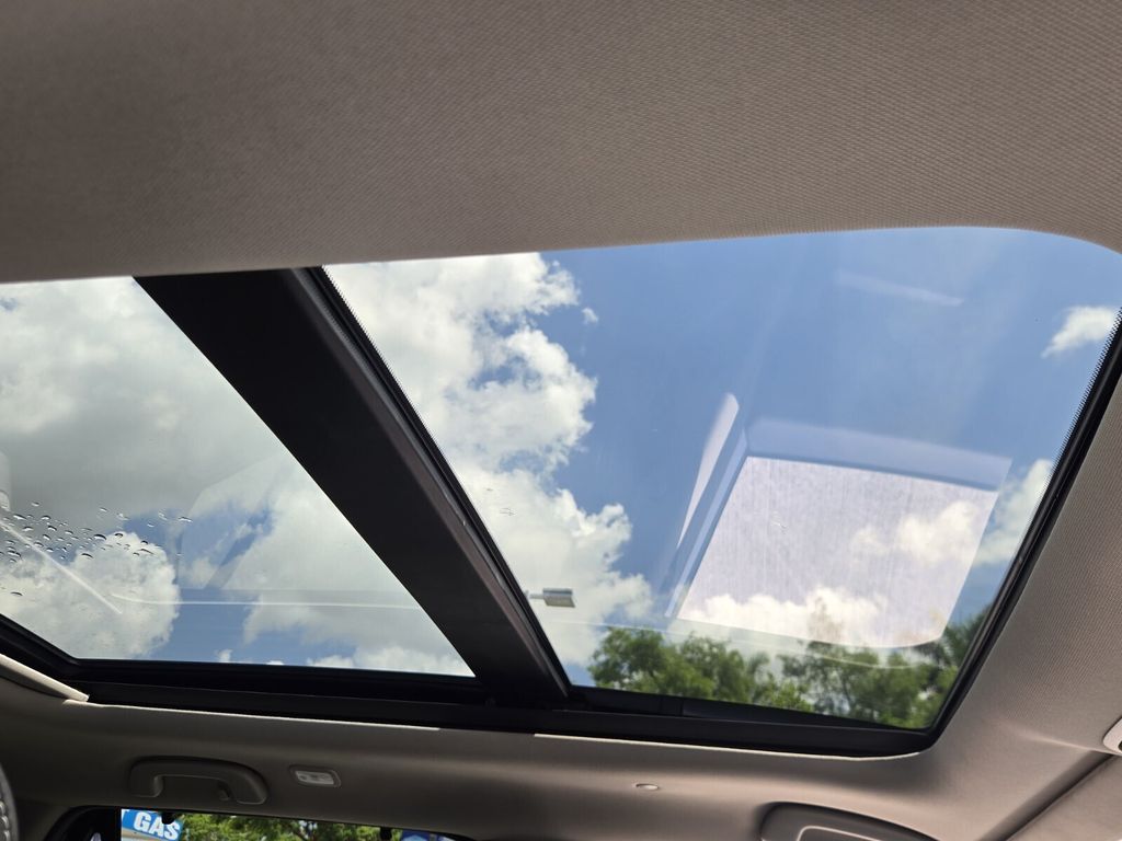 2025 Honda Pilot Touring - Photo 17