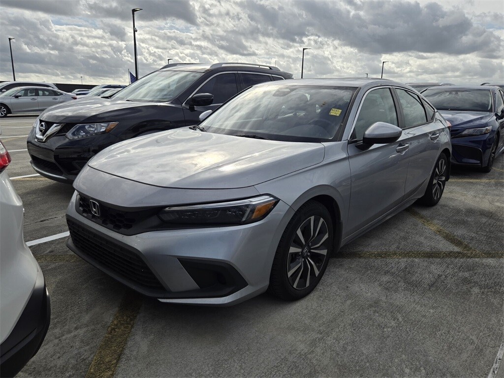 Used 2024 Honda Civic EX-L Hatchback