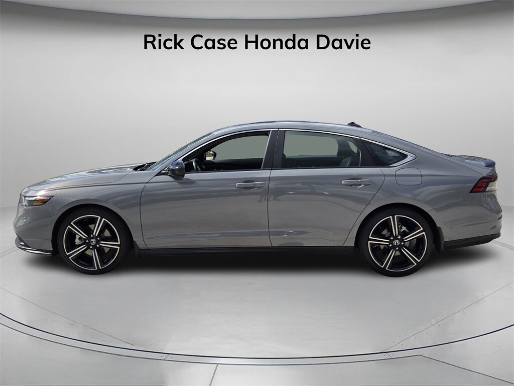 2025 Honda Accord Hybrid Sport photo 3