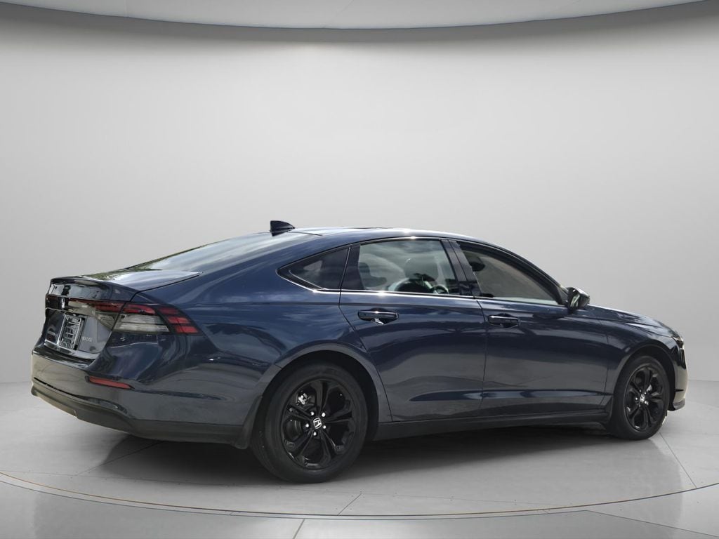 2025 Honda Accord SE - Photo 7