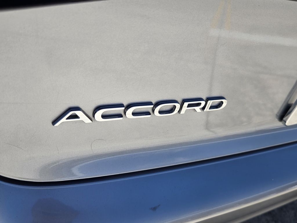 2025 Honda Accord SE - Photo 14