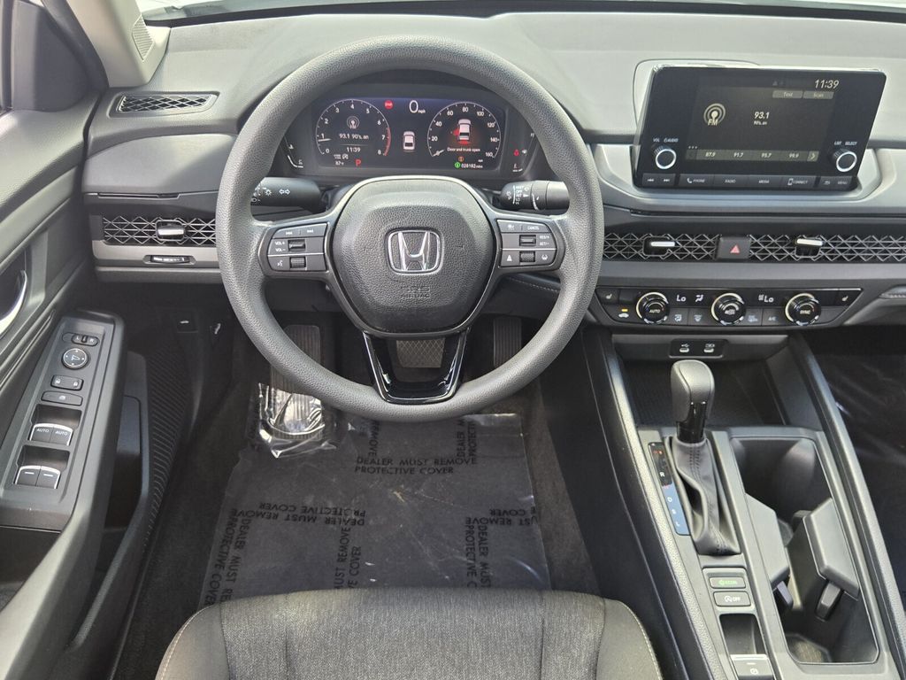 2025 Honda Accord SE - Photo 10
