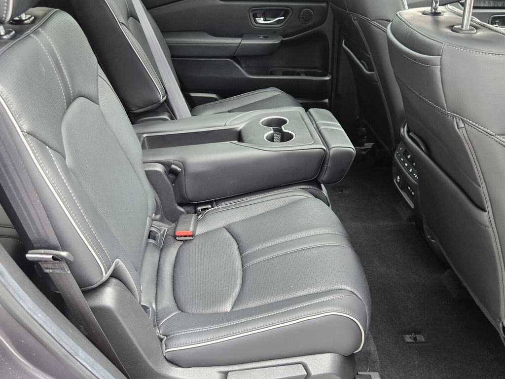 2025 Honda Pilot Elite - Photo 17