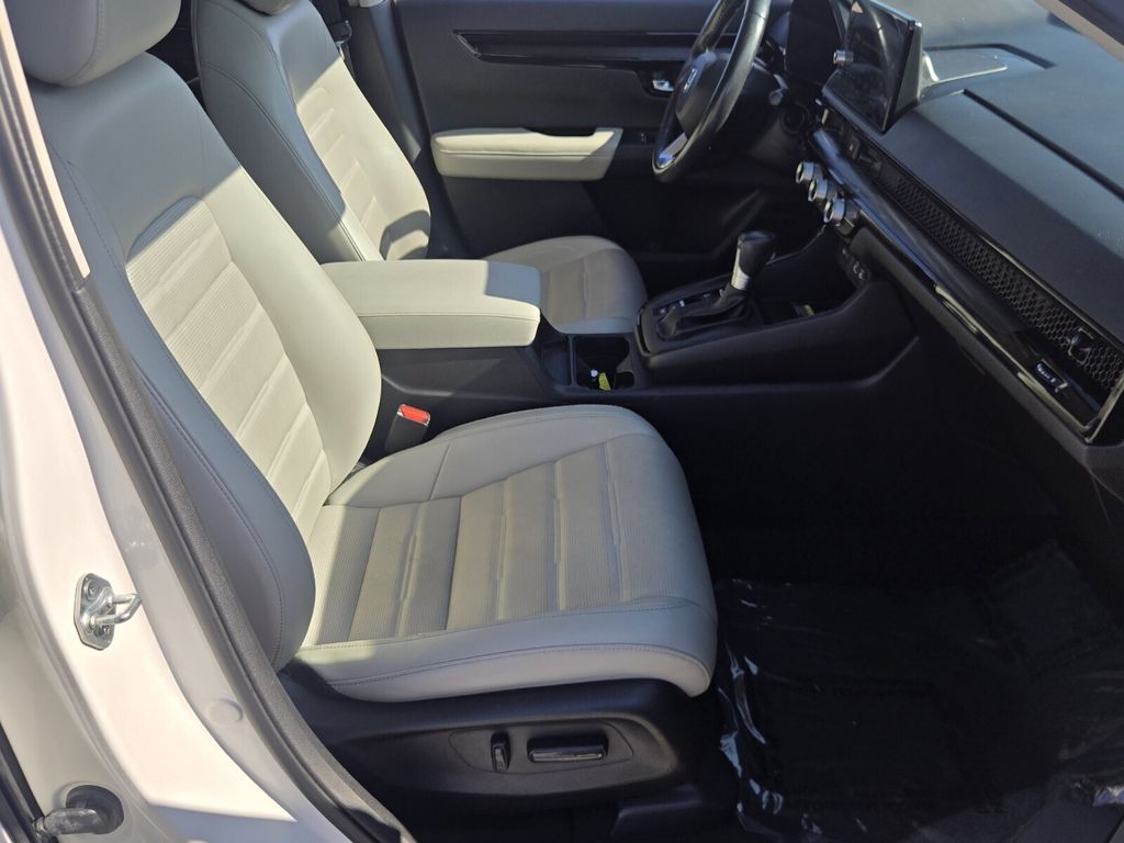 2025 Honda CR-V EX-L - Photo 17