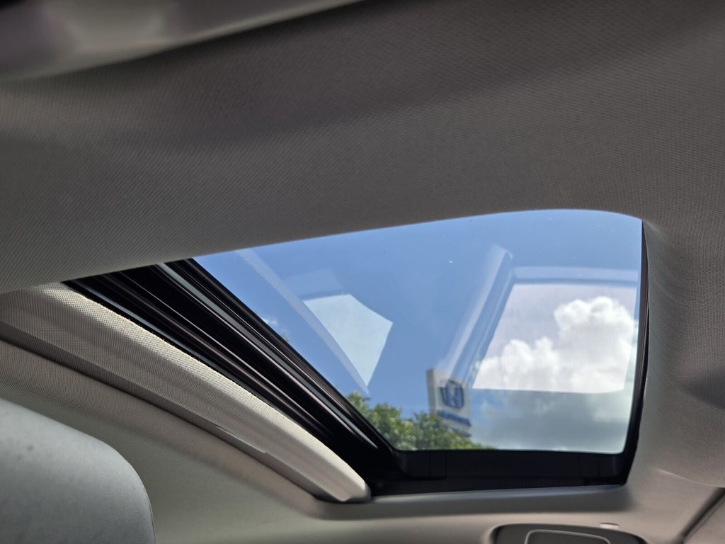 2025 Honda Accord Hybrid EX-L - Photo 18