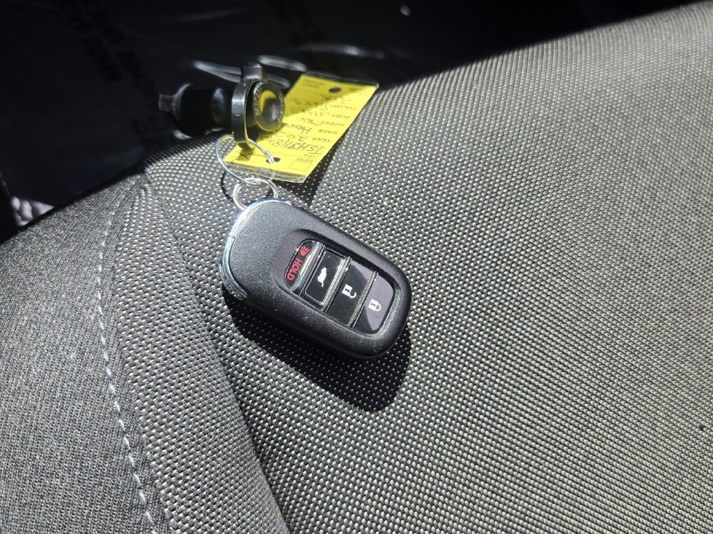 2025 Honda CR-V LX - Photo 18