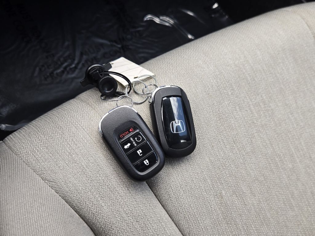 2025 Honda Accord LX - Photo 17