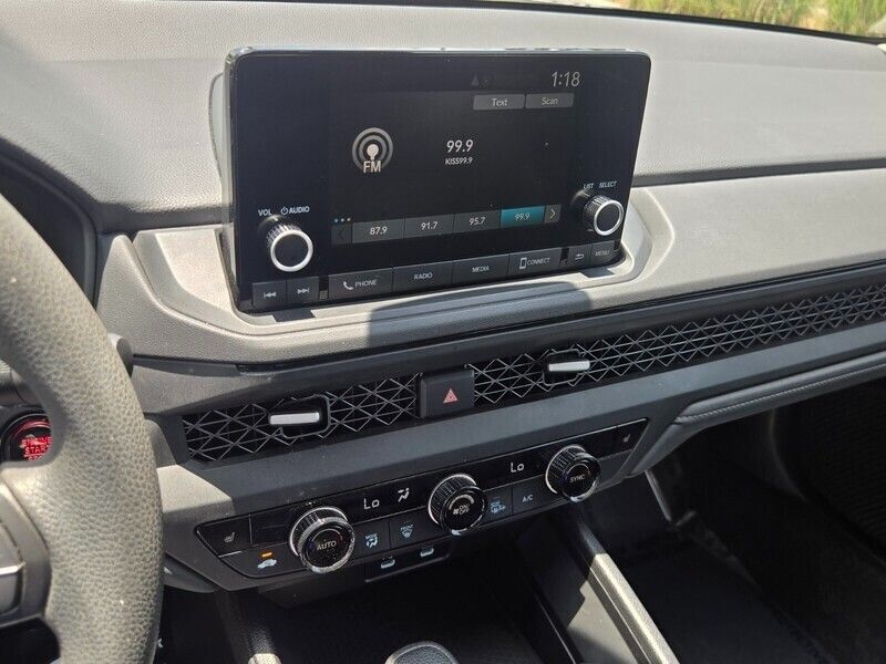 2025 Honda Accord SE - Photo 20