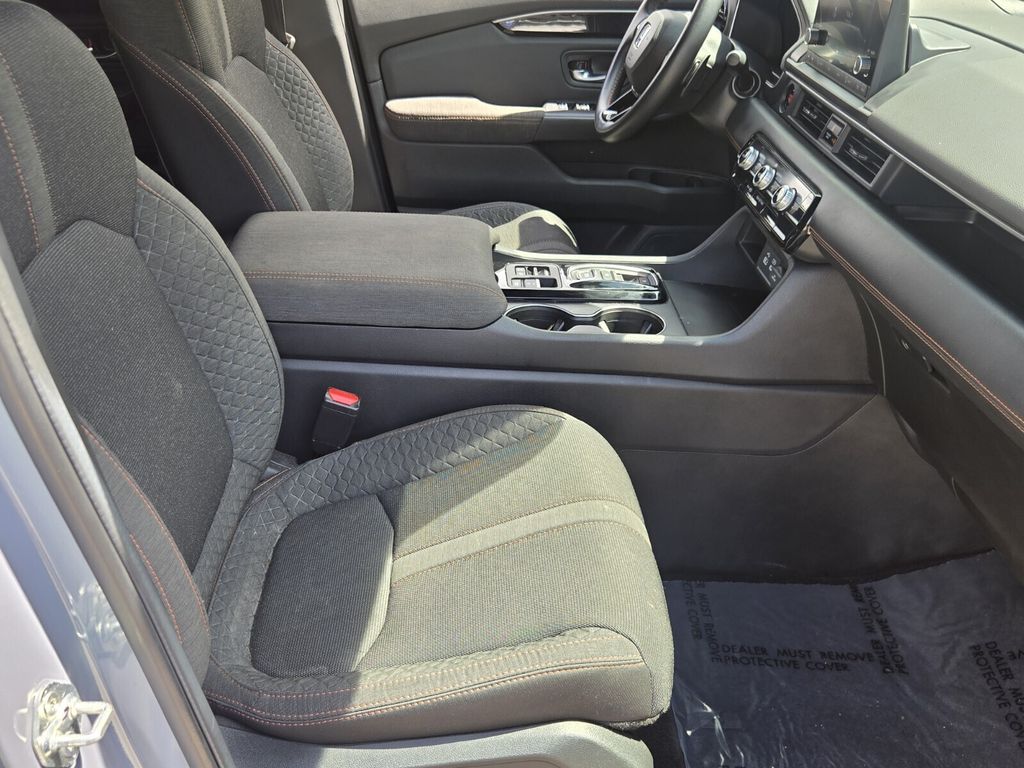 2025 Honda Pilot Sport - Photo 17
