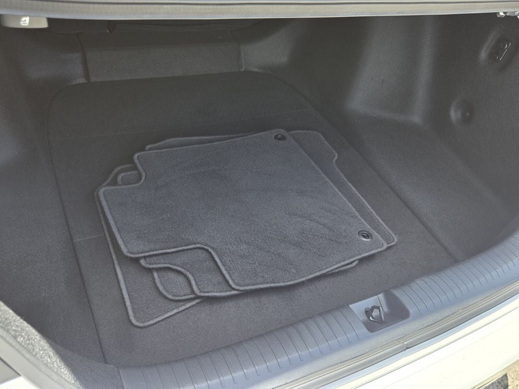 2025 Honda Accord SE - Photo 12