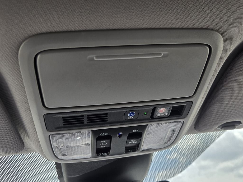 2024 Honda Odyssey Touring - Photo 23