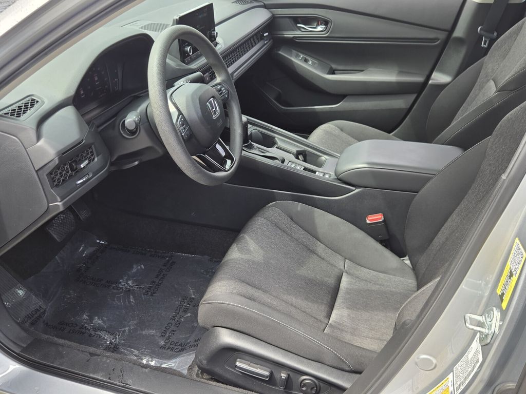 2025 Honda Accord SE - Photo 10