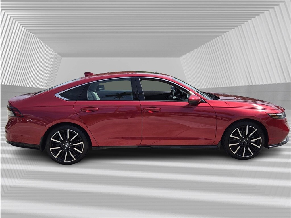 2024 Honda Accord Hybrid Touring photo 2