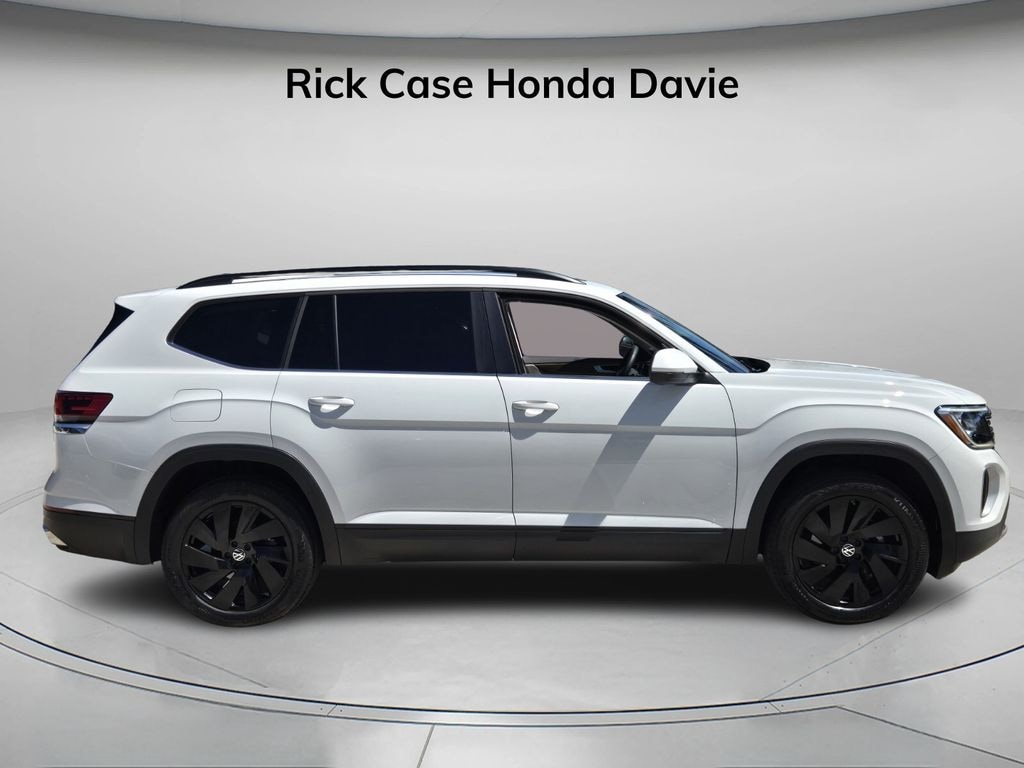 Used 2024 Volkswagen Atlas 2.0T SE w/Technology SUV