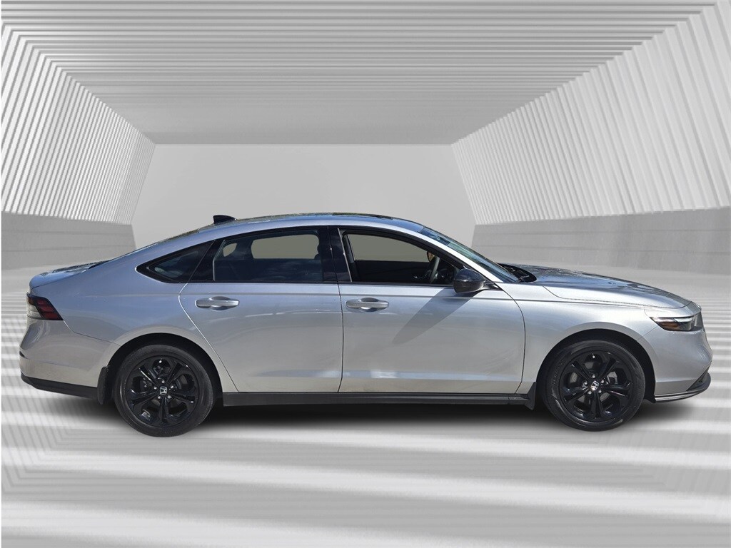 2025 Honda Accord SE photo 2