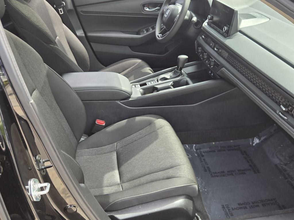 2025 Honda Accord SE - Photo 16