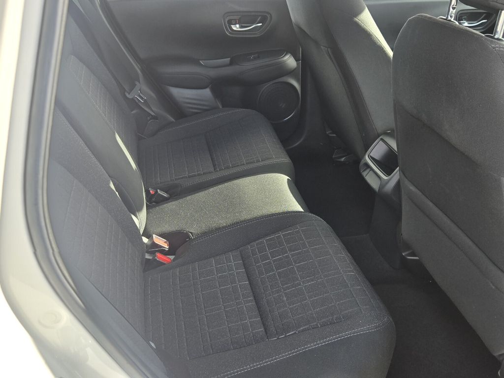 2025 Honda HR-V LX - Photo 16