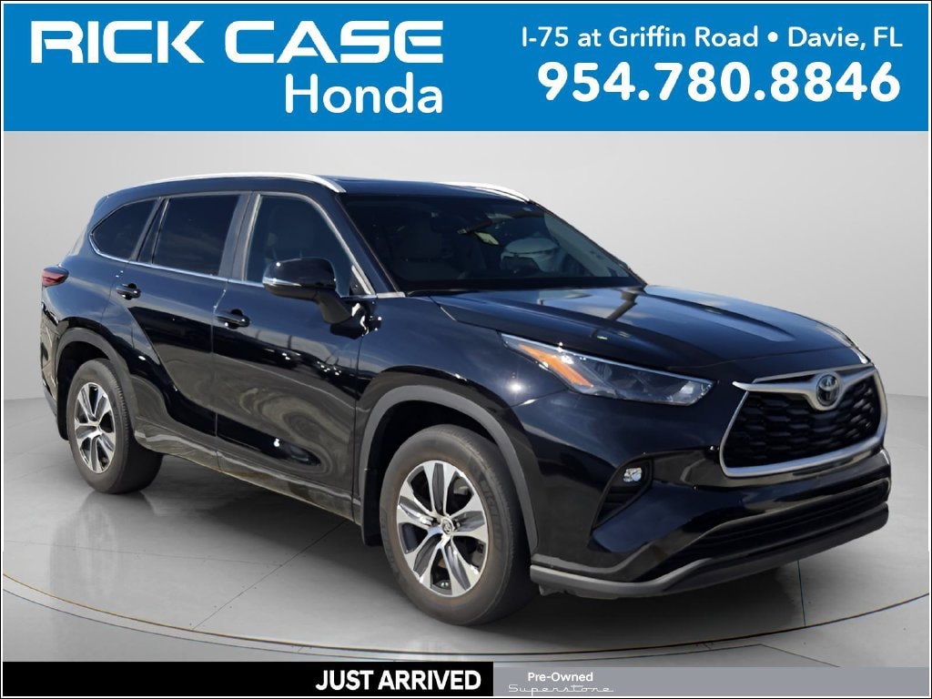 Used 2023 Toyota Highlander XLE SUV