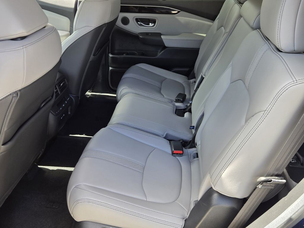 2025 Honda Pilot EX-L - Photo 12