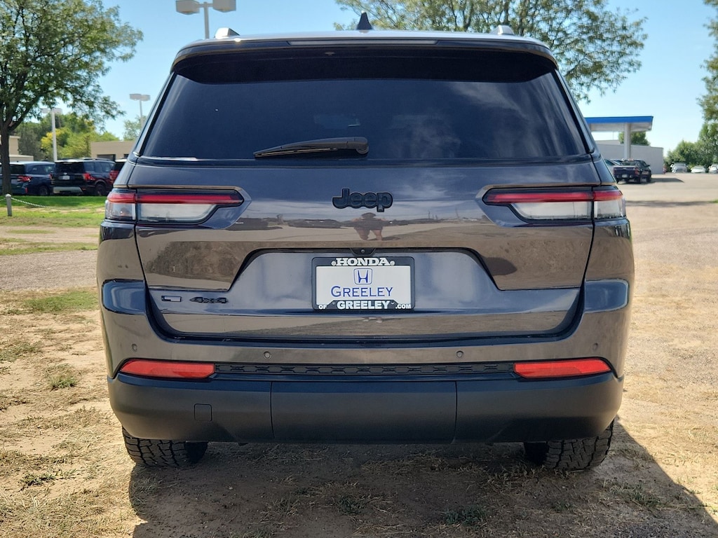Used 2022 Jeep New Grand Cherokee Laredo SUV