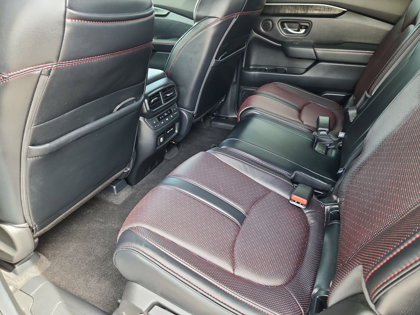 2025 Honda Pilot Black Edition - Photo 11