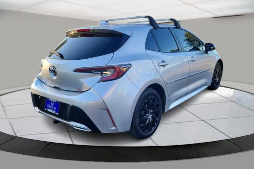 Used 2021 Toyota Corolla Hatchback SE Hatchback