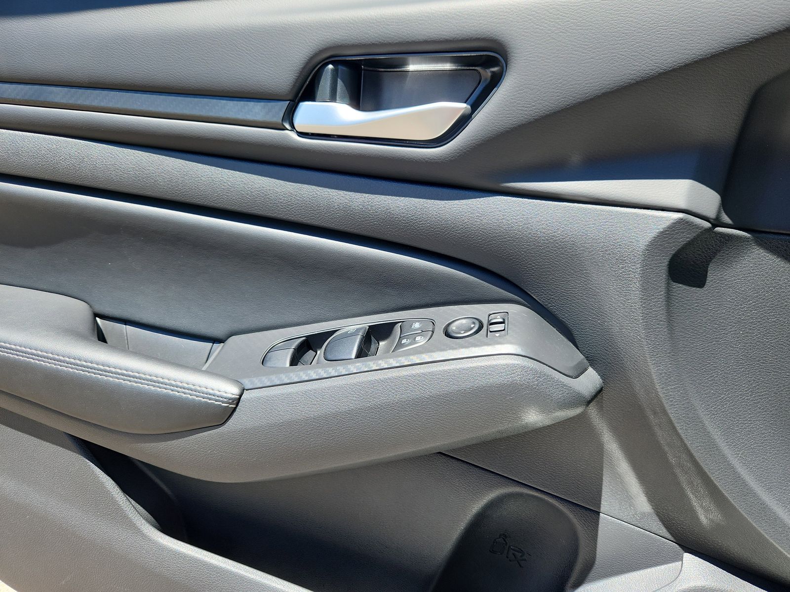 2025 Nissan Altima SV - Photo 9