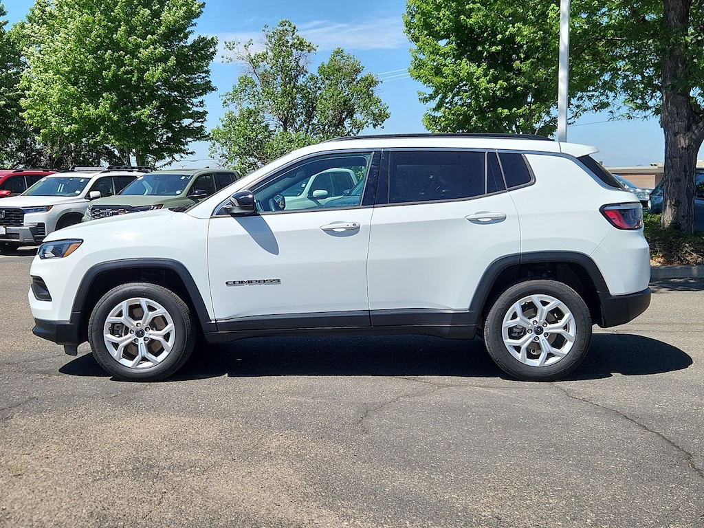 Used 2025 Jeep Compass Latitude SUV
