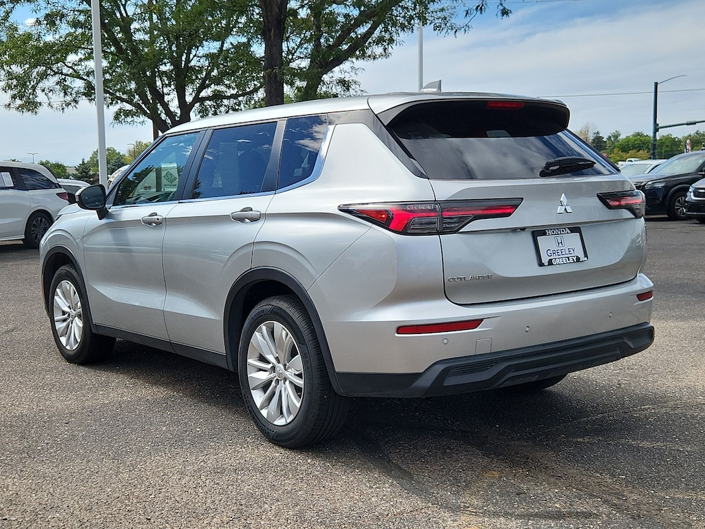 Used 2025 Mitsubishi Outlander ES SUV