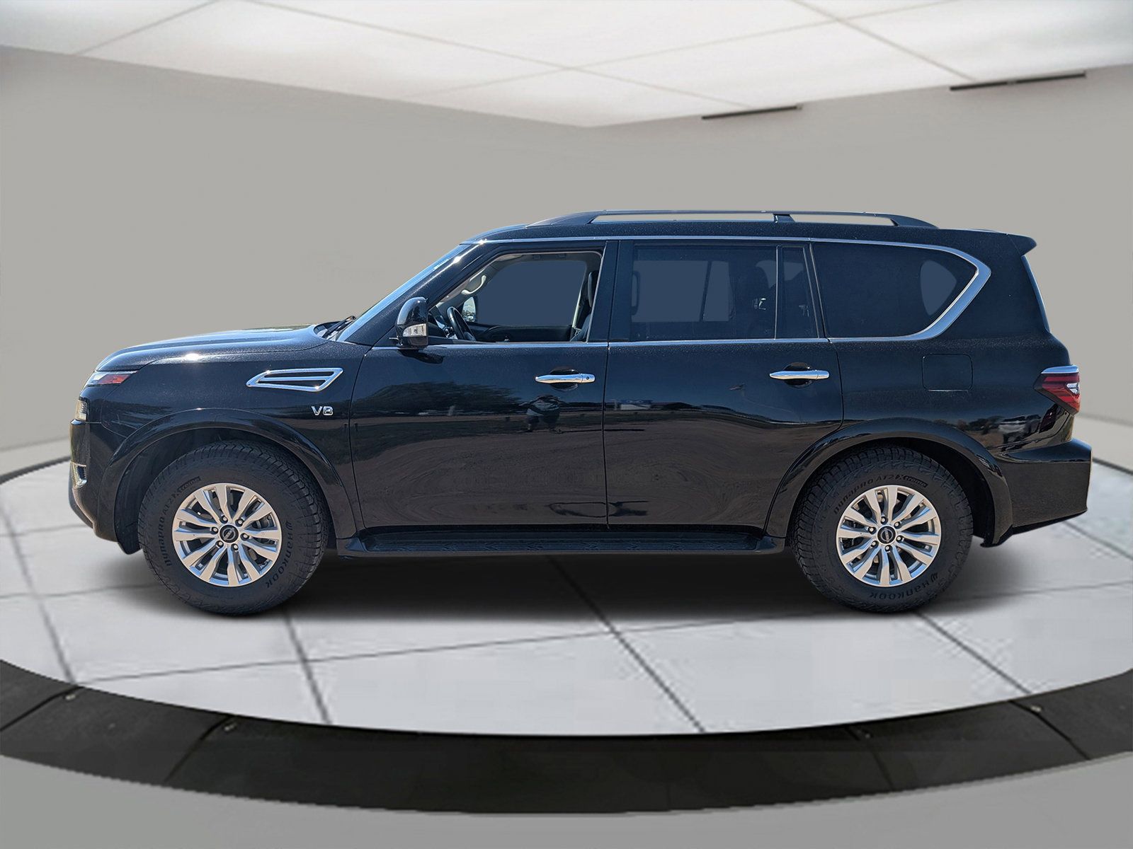 2021 Nissan Armada SV photo 2