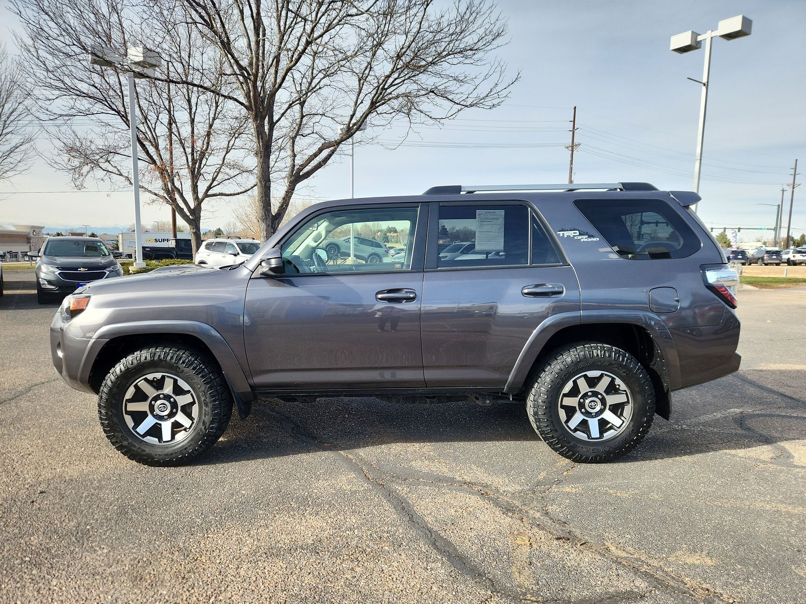2018 Toyota 4Runner TRD Off-Road photo 2