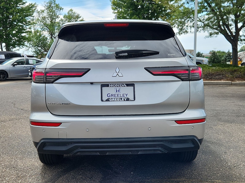 Used 2025 Mitsubishi Outlander ES SUV