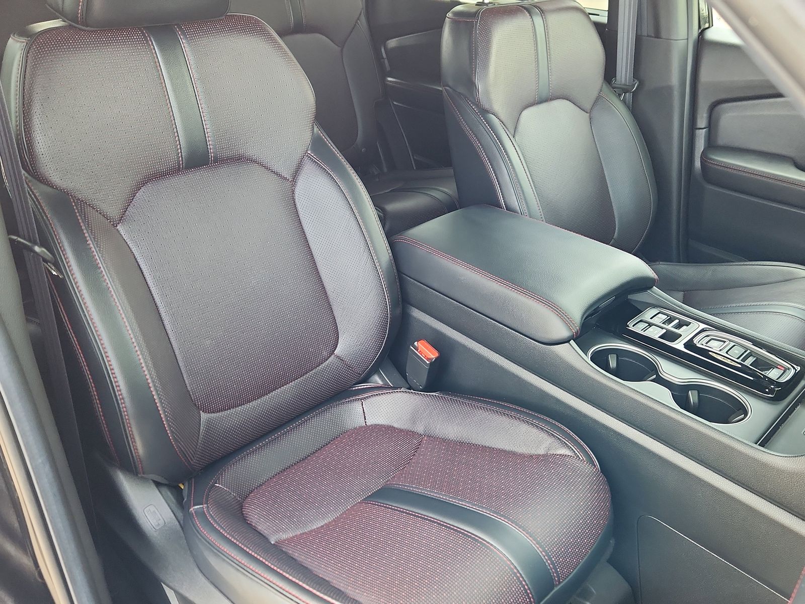 2025 Honda Pilot Black Edition - Photo 14