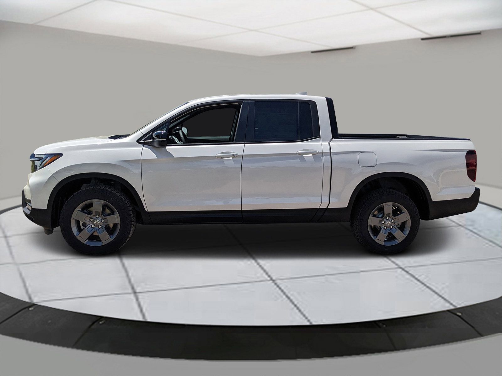 2025 Honda Ridgeline TrailSport photo 2